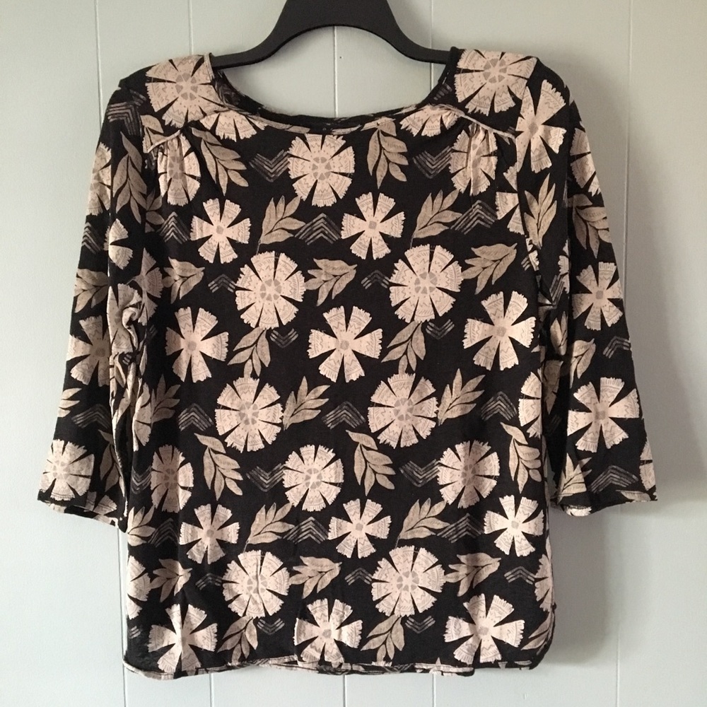 Lucky Brand.  Black and Cream Design Top.  Large